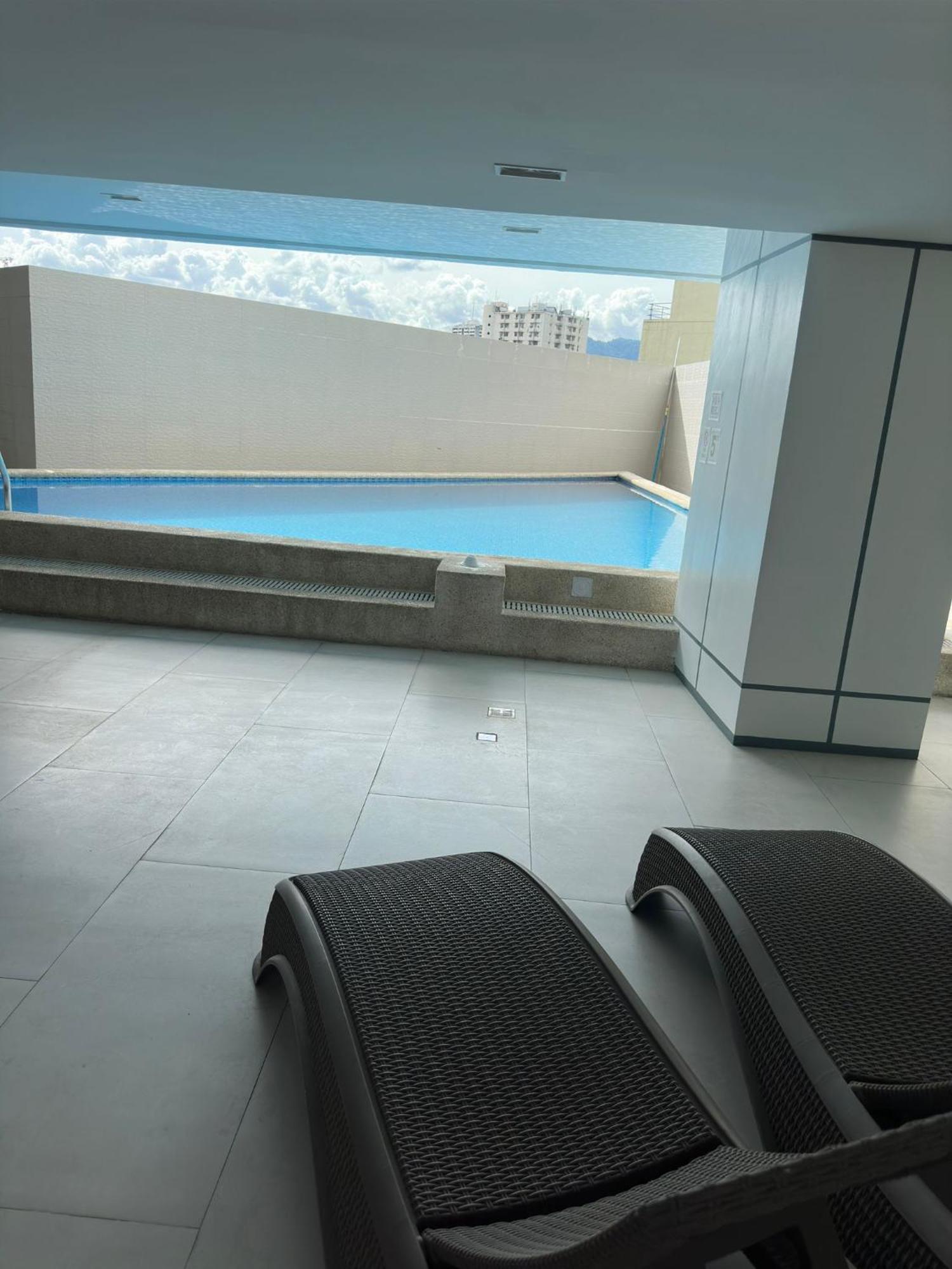Modern & Comfy Studio - Steps From Ayala Mall, Cebu City Dış mekan fotoğraf