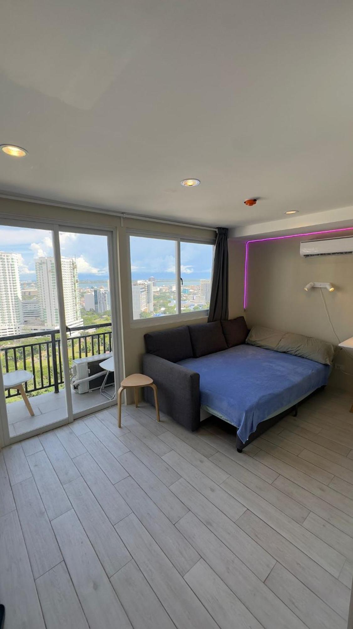 Modern & Comfy Studio - Steps From Ayala Mall, Cebu City Dış mekan fotoğraf